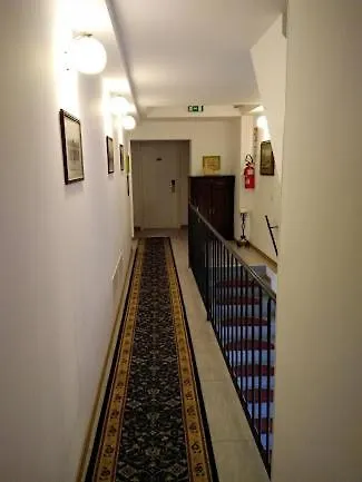 بون فندق بولونيا